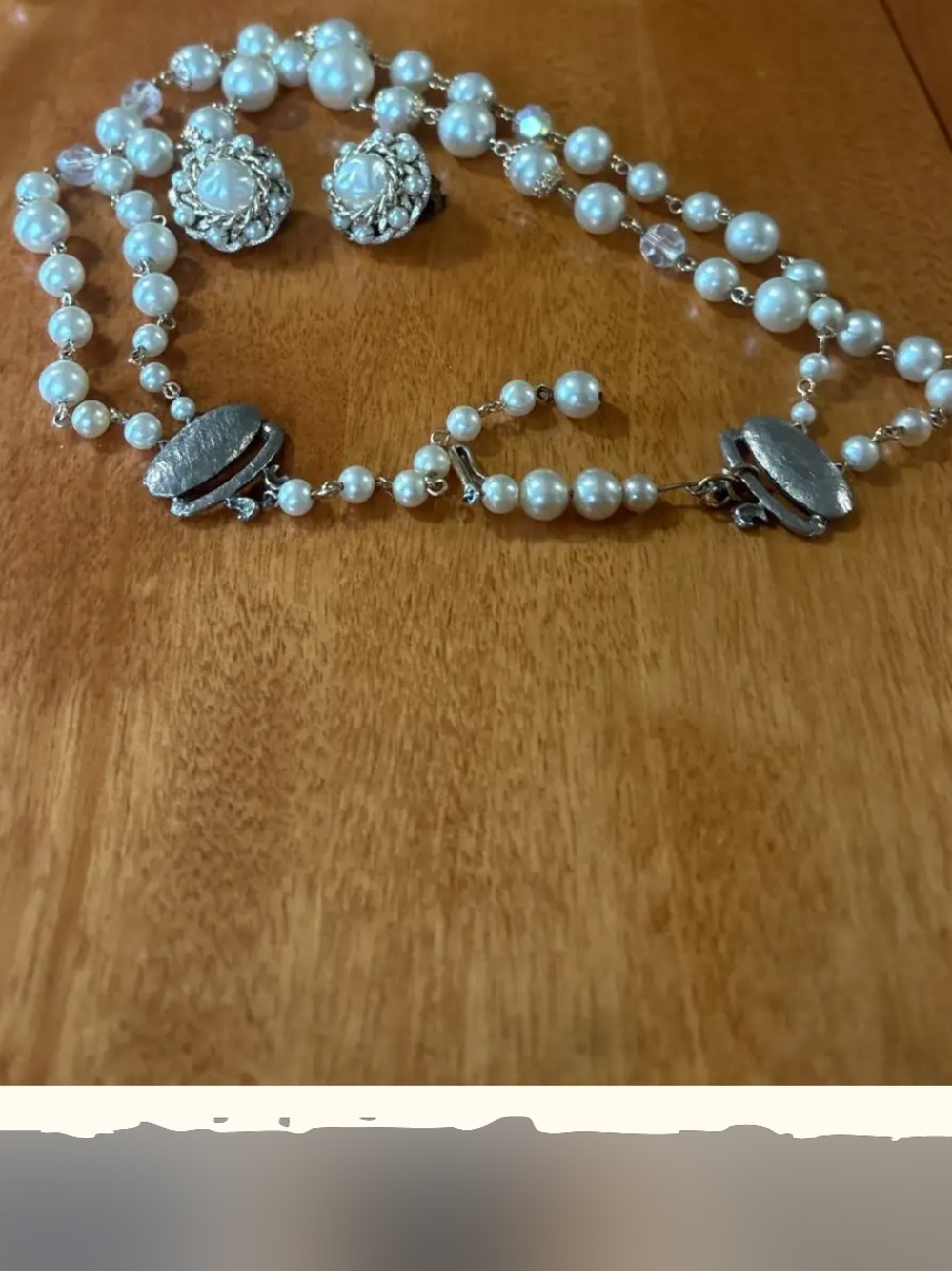 Vintage-Inspired White Pearl Double-Strand Necklace with Floral Clip-On Earrings